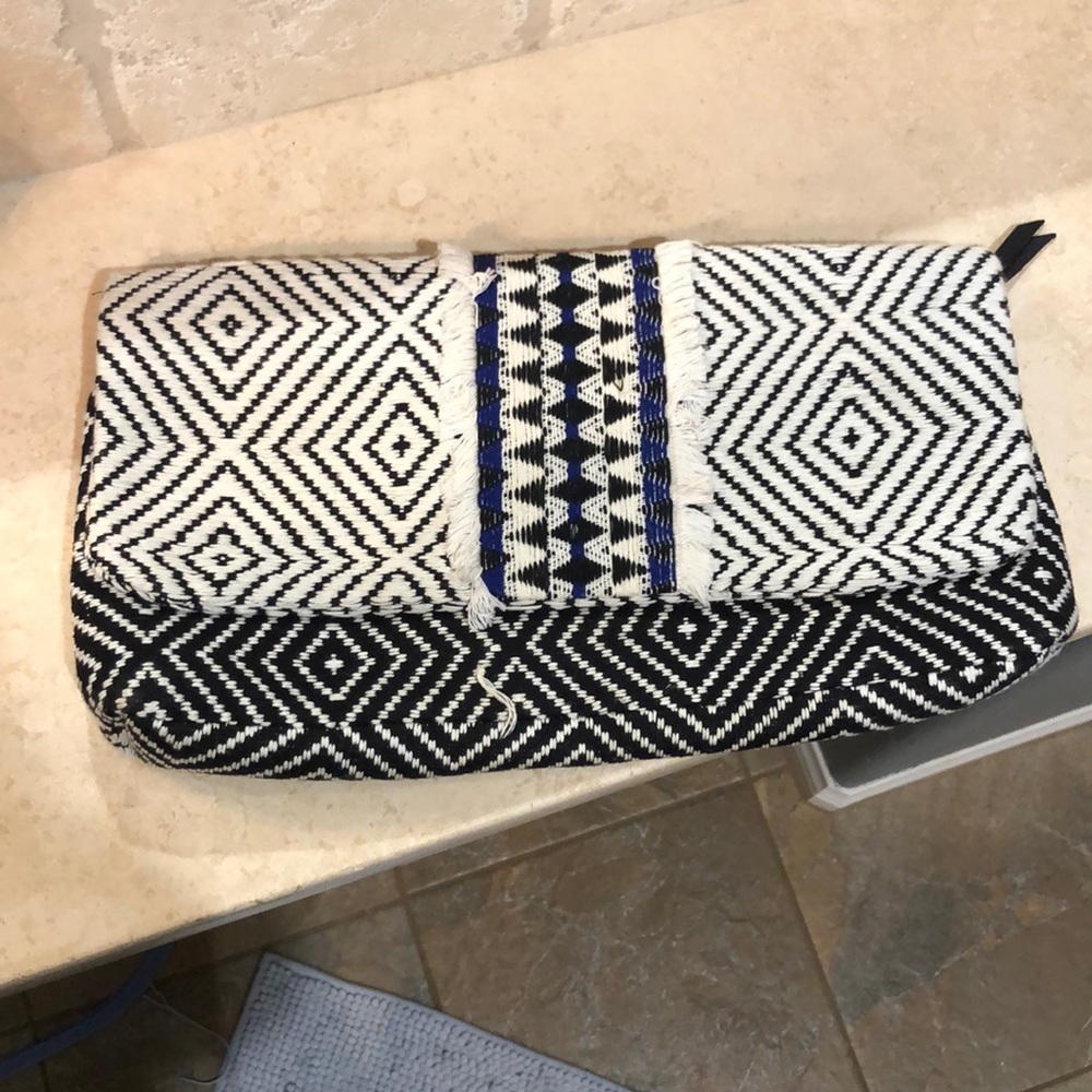Anthro clutch